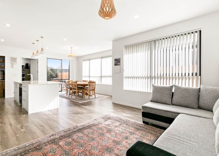  at 21 Maple Lane, Huapai, Kumeu