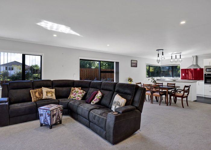  at 50 Oberon Street, Stratford