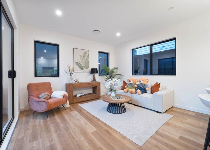  at 16C Woodhouse Place, West Harbour, Waitakere City, Auckland