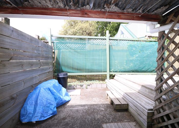  at 2/16 Rangipawa Road, One Tree Hill, Auckland City, Auckland