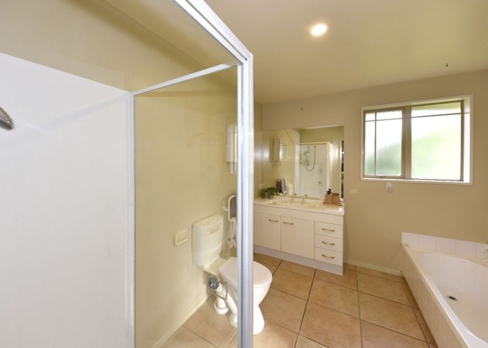  at 8 Scarlet Lane, Redwood, Christchurch City, Canterbury