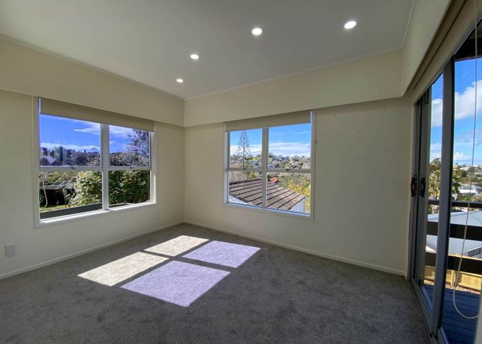 at 15 Ravenwood Drive, Forrest Hill, North Shore City, Auckland