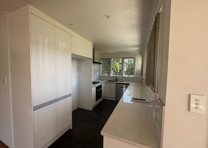  at 2 Glengarry Road, Glen Eden, Waitakere City, Auckland