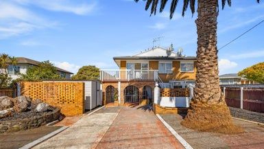  at 1/100 Titirangi Road, New Lynn, Auckland