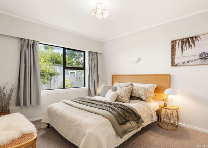  at 2/49 Western Springs Road, Morningside, Auckland City, Auckland