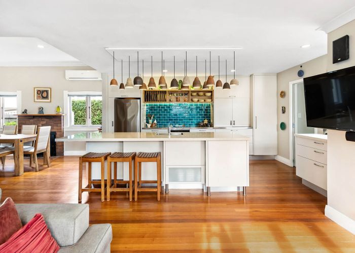  at 300 Point Chevalier Road, Point Chevalier, Auckland