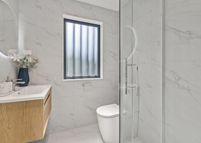  at 1B Adelie Place, Murrays Bay, North Shore City, Auckland
