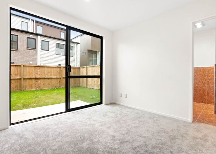  at 38 Bloom Crescent, Sunnyvale, Auckland