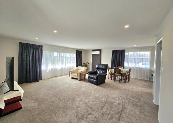 at 4 Poplar Grove, Whalers Gate, New Plymouth, Taranaki