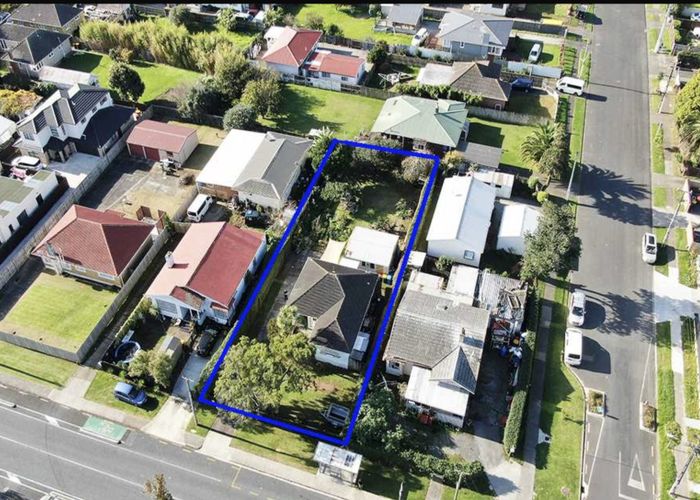  at 5 Thomas Road, Mangere East, Manukau City, Auckland