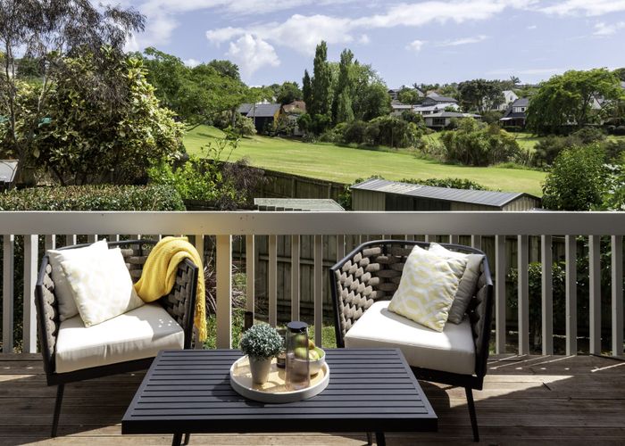 at 2/30 Curacao Place, Half Moon Bay, Auckland