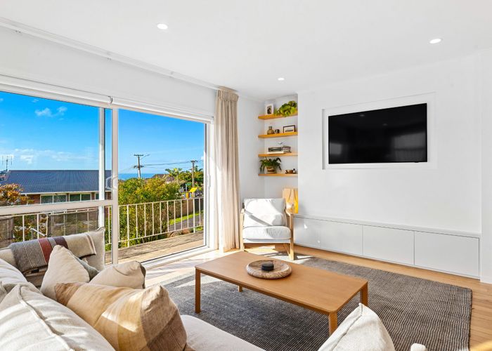  at 2/2 Seaview Road, Milford, Auckland