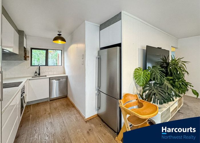  at 323a Triangle Road, Massey, Waitakere City, Auckland