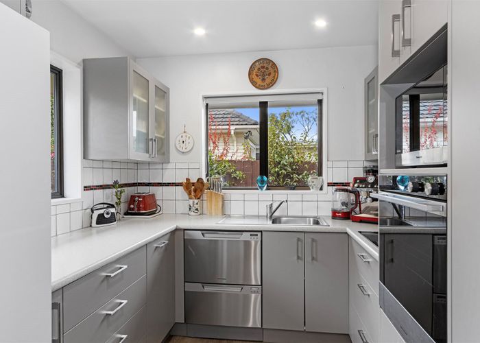  at 2/37 Kilmarnock Street, Riccarton, Christchurch