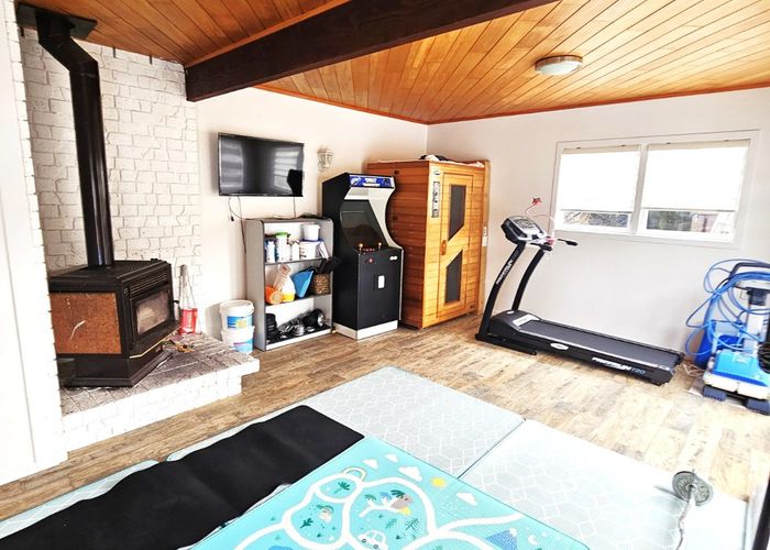  at 21 Edgeworth road, Glenfield, North Shore City, Auckland