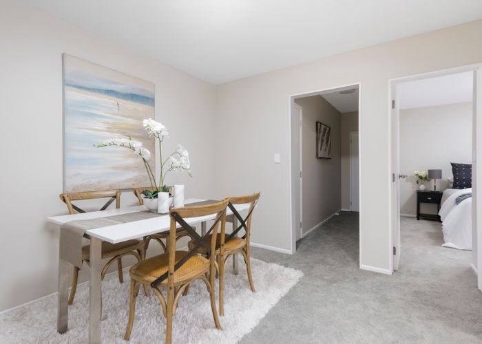  at 2/325 Mount Albert Road, Mount Roskill, Auckland