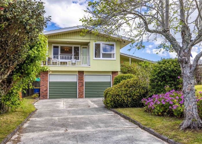  at 54 Raleigh Road, Northcote, Auckland