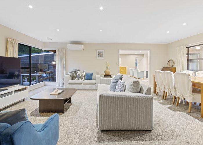  at 86 Haseler Crescent, Howick, Auckland