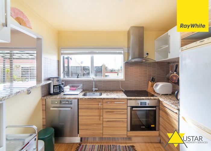  at 2/10 Gerbic Place, Mount Roskill, Auckland City, Auckland