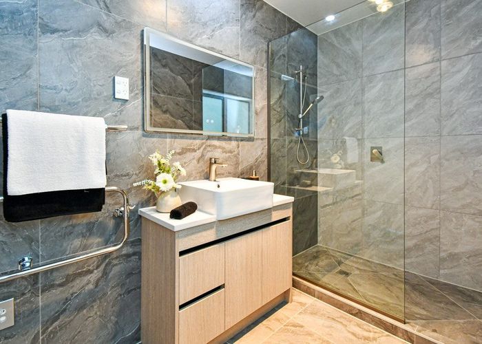  at 2/6 Beihlers Road, Manurewa, Manukau City, Auckland