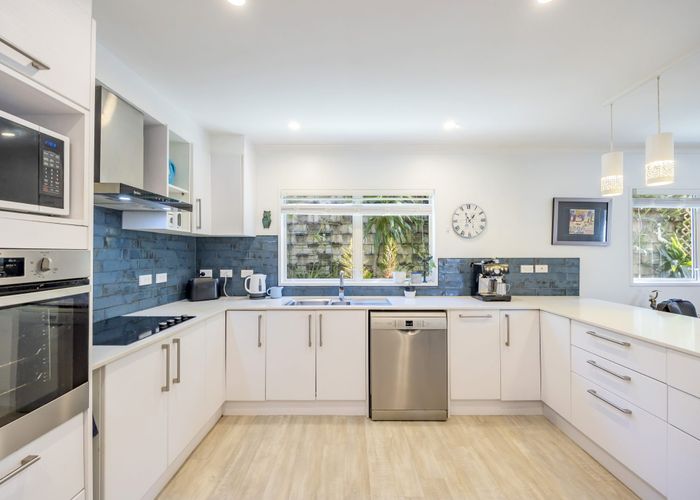  at 39 Emlyn Place, Torbay, Auckland