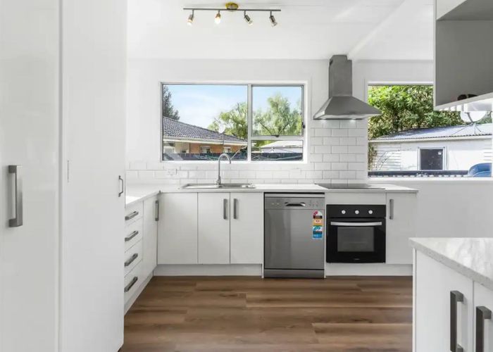  at 14 Chantal Place, Red Hill, Papakura