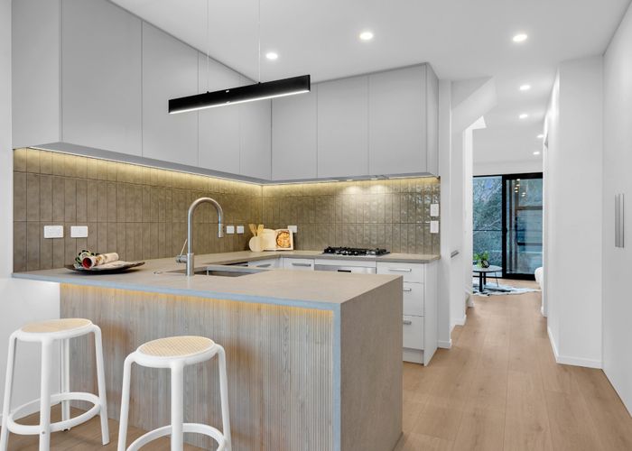  at 2-7/1 Waiohua Road, Greenlane, Auckland City, Auckland