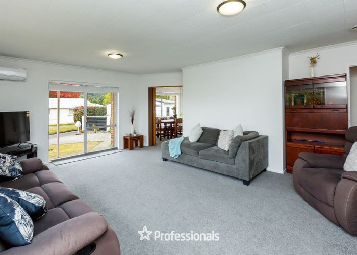 at 15A Bonnie Glen Crescent, Ebdentown, Upper Hutt, Wellington