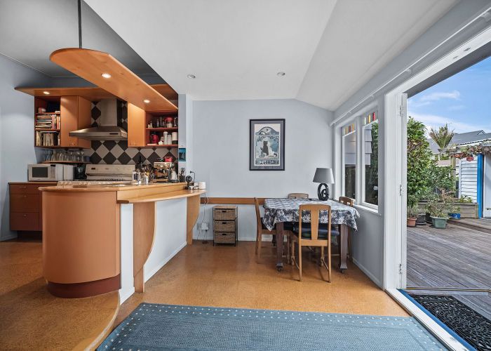  at 10 Riro Street, Point Chevalier, Auckland
