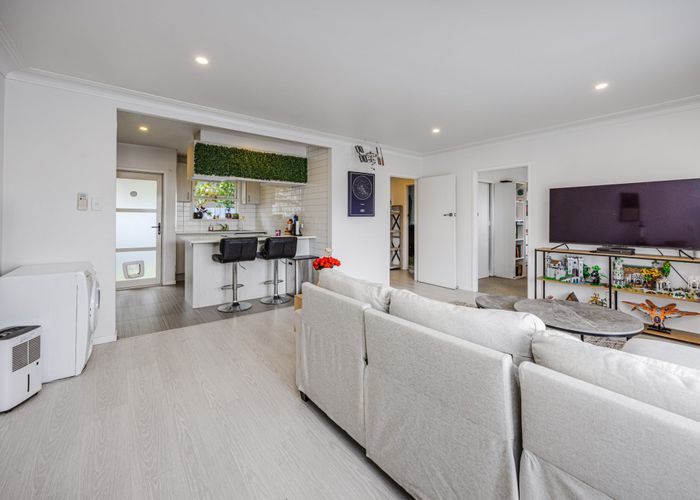  at 2/40 Panama Road, Mount Wellington, Auckland City, Auckland