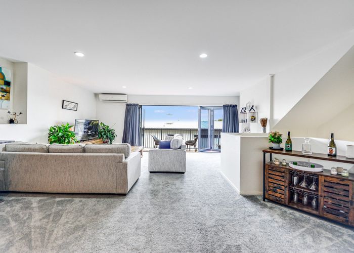  at 15 Radnor Street, Hamilton Central, Hamilton