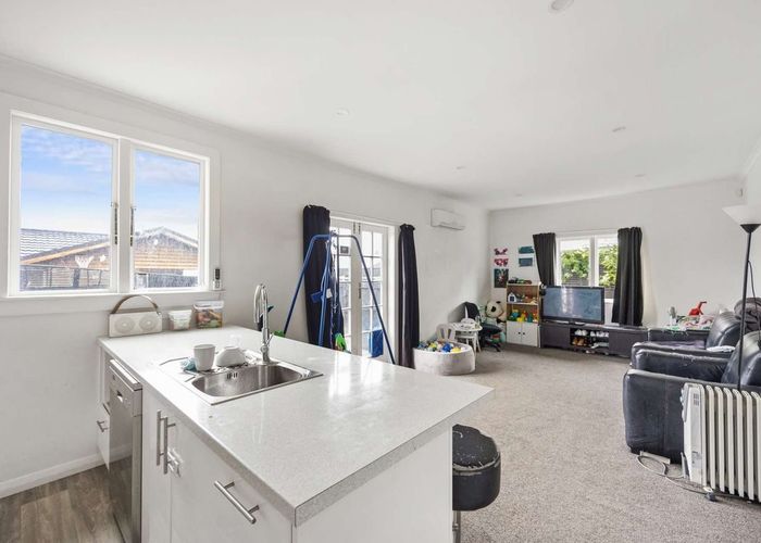  at 100 Randwick Road, Moera, Lower Hutt, Wellington