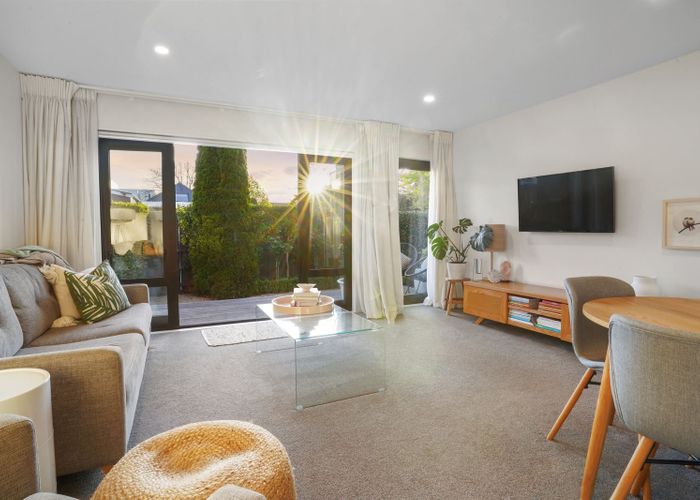  at 3/129 Aikmans Road, Merivale, Christchurch