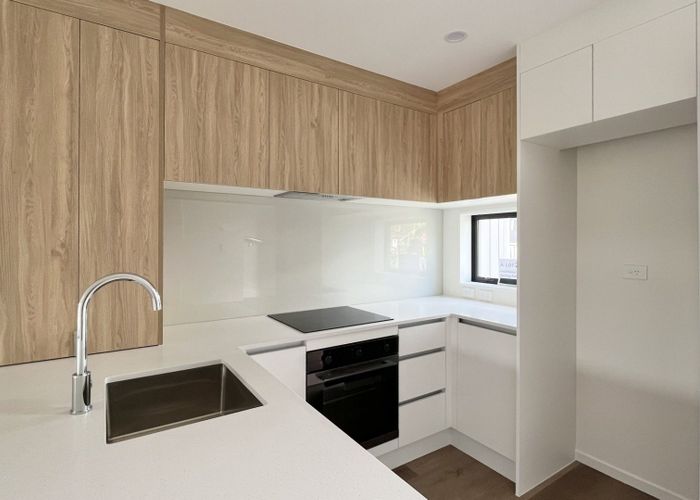  at 4 Hoopers Road, Glen Eden, Auckland