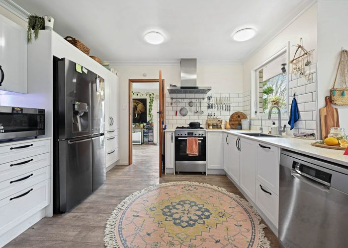  at 56 Glen Lynne Avenue, Queenwood, Hamilton