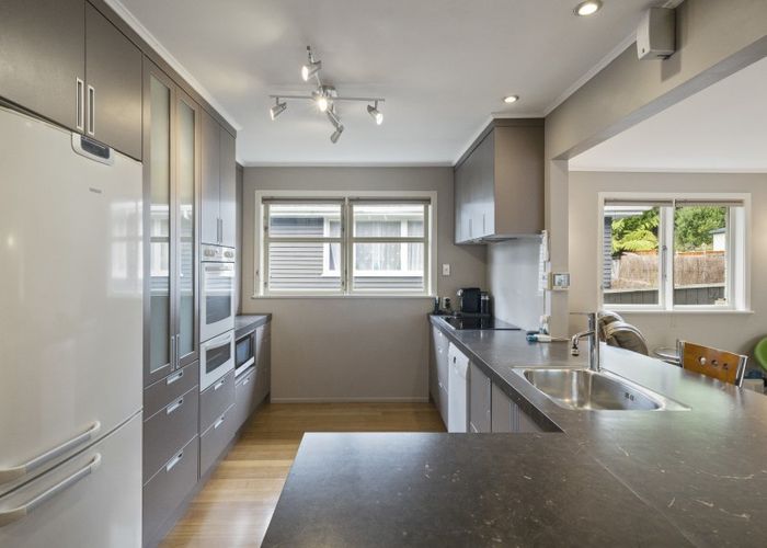  at 33 Holborn Drive, Stokes Valley, Lower Hutt
