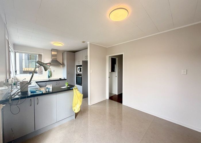  at 6 Salamanca Road, Sunnynook, North Shore City, Auckland