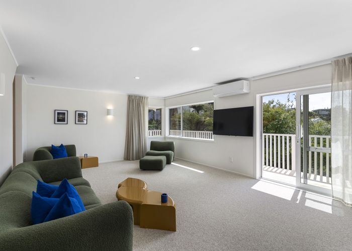  at 2/37 Woodlands Crescent, Browns Bay, Auckland