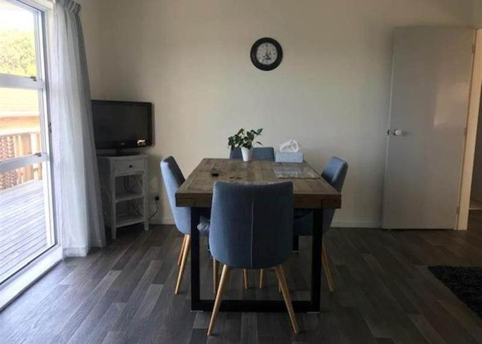  at 27 Petrel Place, Royal Heights, Waitakere City, Auckland