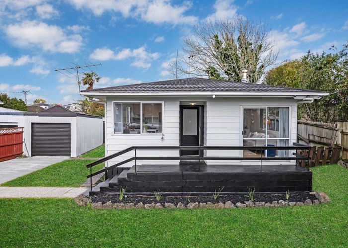  at 2/12 Evelyn Street, Papatoetoe, Manukau City, Auckland