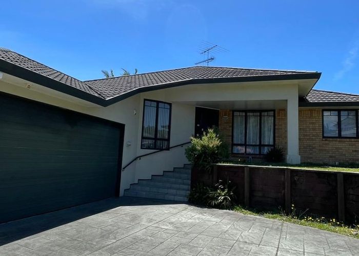  at 13 De Havilland Drive, Goodwood Heights, Auckland