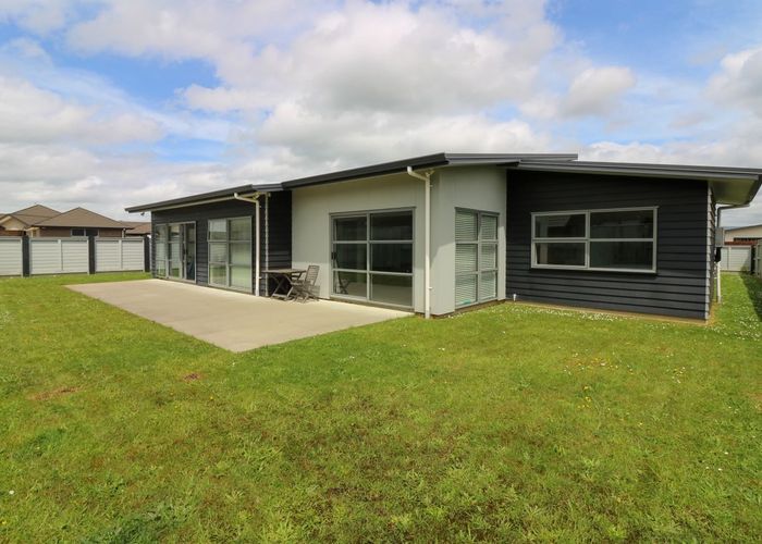  at 1 Medallion Court, Kelvin Grove, Palmerston North, Manawatu / Whanganui