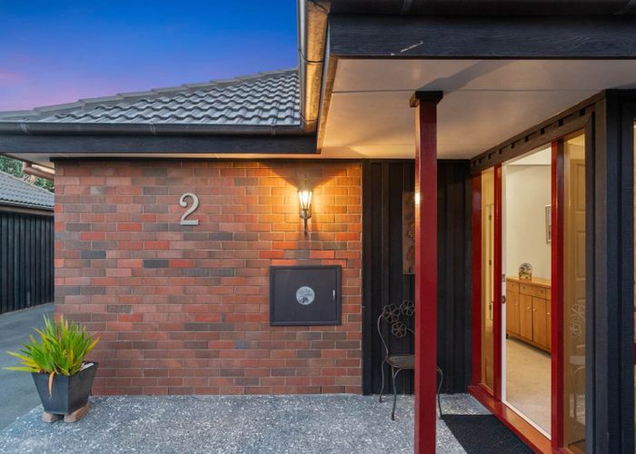  at 2/1 Penzance Road, Mairangi Bay, North Shore City, Auckland