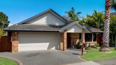  at 4 Strundeen Close, Flat Bush, Auckland