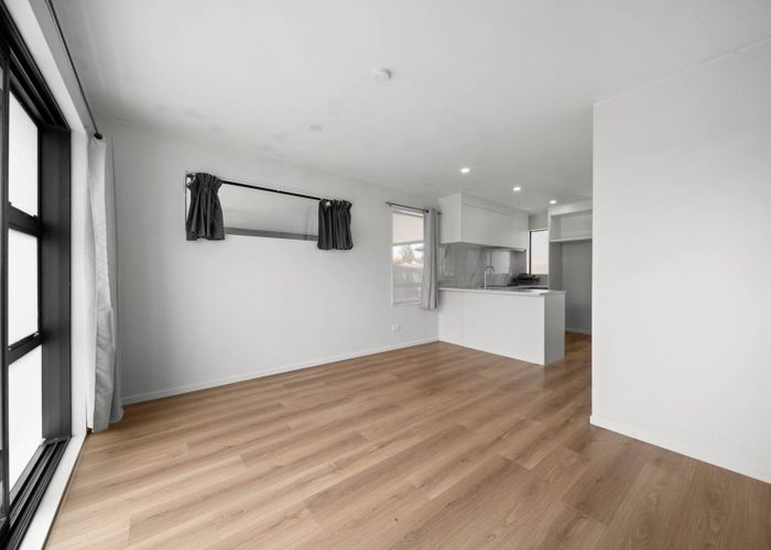  at 3D Penfold Place, Henderson, Waitakere City, Auckland