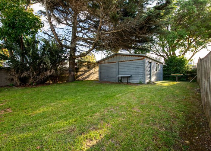  at 2/3 The Esplanade, Eastern Beach, Manukau City, Auckland