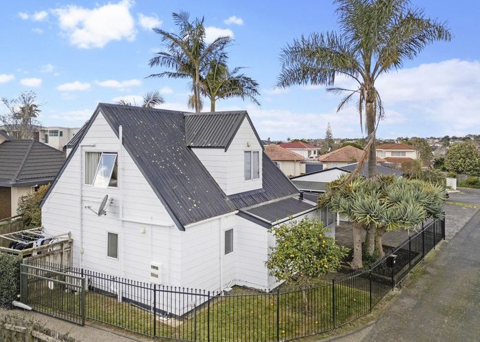  at 17 Thurston Place, Bucklands Beach, Auckland