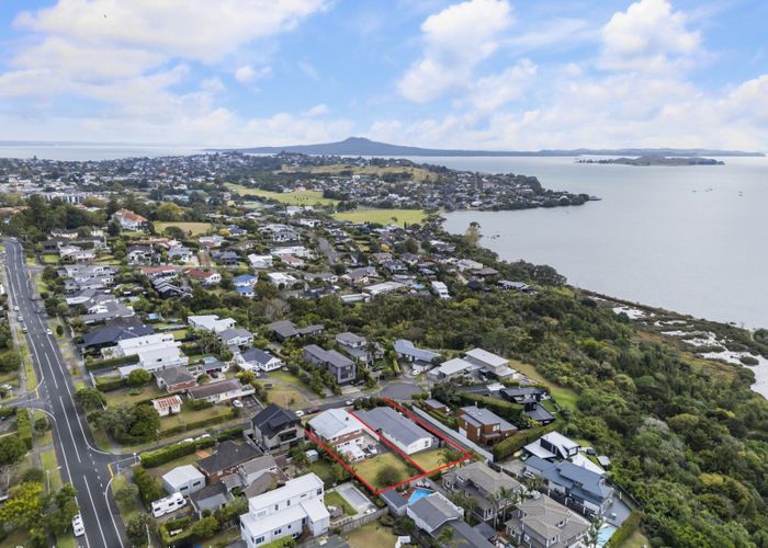  at 5 Calder Place, Wai o Taiki Bay, Auckland