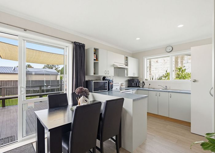  at 27 Steele Street, Hornby, Christchurch City, Canterbury