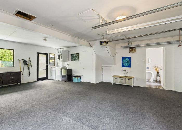  at 2/10 Seaton Road, Murrays Bay, North Shore City, Auckland